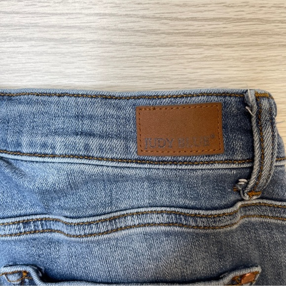 Judy Blue JB82525MD Relaxed Fit Distressed Patch Stretch Jeans Womens Size 11/30 - Picture 10 of 15